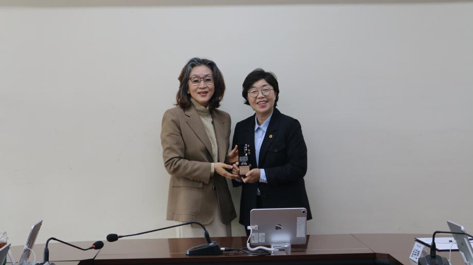 수원여자대학교, 지역상생 감사패 전달식… 지·산·학 협력 강화